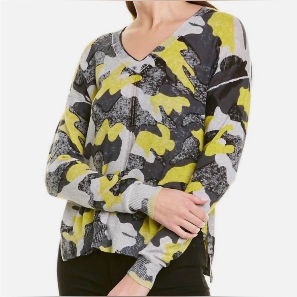 27 Miles Malibu Citron Camouflage Sweater, Size XS.